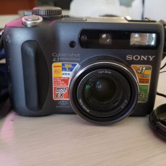 Sony Camera DSC-85 with carl zeiss lens